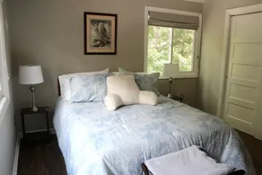 Discover Your Perfect Getaway! Beautiful Scenic Lakefront Condo - Image 5