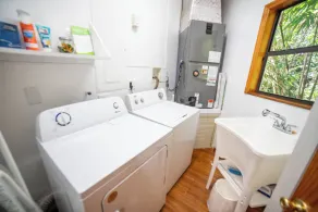 Uniquely Beautiful Octagon Oasis- Mins away from the Hard Rock Hotel and Beaches - Image 3