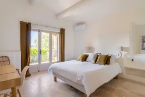 Superb villa in Goult 5mn from Gordes, with infinity pool - Image 4