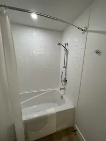 Salt water heated pool,  Okanagan lake view 2-3 bd 2-3  bath , 4-6 people. - Image 3