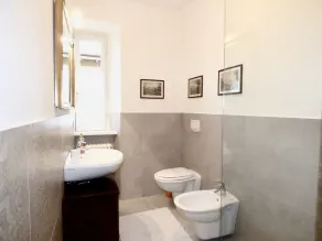 Schöne Wohnung mit Seeblick, einen Schritt vom See entfernt - Image 2