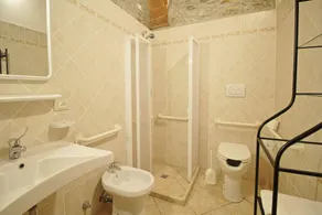 10 minutes from the sea! Apartment with swimming pool and veranda. - Image 4