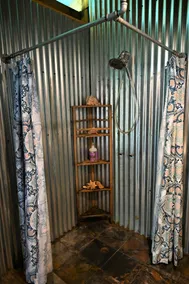 Scottland Yard Farm's - Upscale Rustic Garden House - Image 3