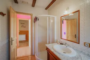 Casa Rural San Pelayo em Burgos: 5 Quartos, Piscina e Vista de Montanha - Image 4