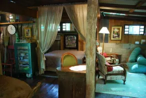 The Old Brush Studio Cabin - Image 4