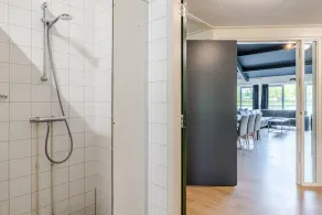 Well Furnished Home for Groups With Dishwasher, Near Water - Image 2
