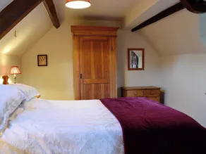 2 bedroom accommodation in Bussage, near Cirencester - Image 3