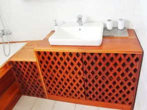 Beachfront Apartment w/ Tub + Pool — 5 min from the beach - Image 5