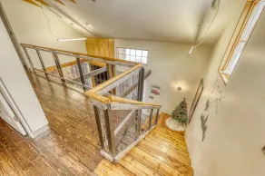 Modern Chalet, 2 Acre lot, HOT TUB and NEW OUTDOOR FIREPIT - Image 2