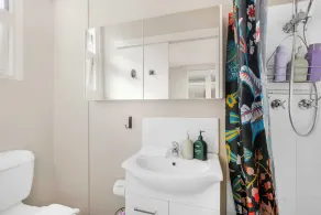 Location and lifestyle in a cute luxe studio with stunning city views - Image 2