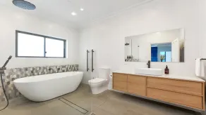 FRONT DE LA PLAGE AVEC PISCINE, VUE MER, WIFI ET FOXTEL - Image 3