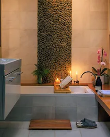 Cozy Mid-Century Retreat with Spa Hot Tub - Image 4