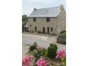 Spacious Country House with Private Pool and Enclosed Garden - Image 5