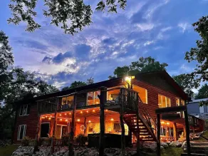 “Twin Timbers” 11 bdrm,sleeps 38! hotubs, docks, 3 firepits, sxs, optional boats - Image 2