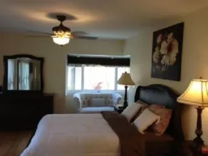 Huntington Beach Holidaymaker House - Image 5