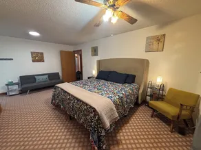 Home on Quiet Cul de Sac with Handicap Accessibility - Image 5