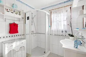 Vacation Apartment \"Petite Paradise\" with Terrace and Wi-Fi - Image 2