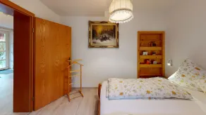 Sunny, family friendly, top location for hikers and skiers - Image 4