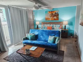 Modern beach apartment / near airport - Image 4