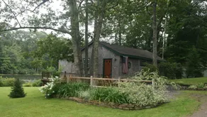 Saint George Lake, Charmerende Waterfront Cottage - Image 5