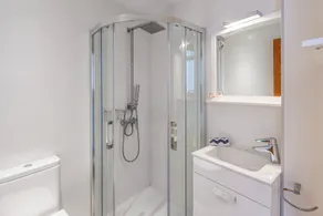 Air-Conditioned Holiday Home with Balcony, Terrace, Sea View & Wi-Fi - Image 3