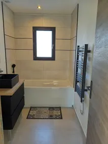 New luxury villa with swimming pool in a quiet location - Image 3