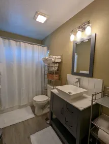 Contemporary 2-Bedroom Close to Downtown, Dining - Image 3