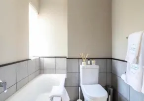 The Steynview Apartment - Image 3