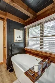 The Columbia Lodge - Family getaway close to home - Image 4