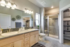 Elegant Loveland Condo < 5 Mi to Old Town! - Image 4