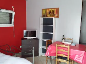 A louer pour les vacances studio neuf meublé à la semaine - Image 3