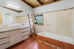 New kitchen, water views and pet friendly - Image 2