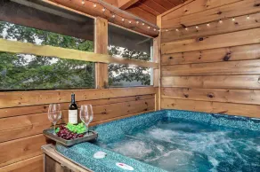 Heated Rst Pool-Dollywood-WIFI -Arcade-Parkway-Families-Shopping-Hot Tub-Shows - Image 2