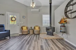 Beautiful Renovated Lake Cottage in SW County and only minutes from Downtown! - Image 2