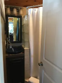 Big Style in tiny house - 2 miles to the Beach - Image 4