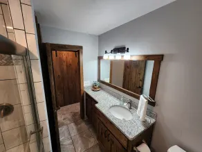 Luxurious remodel near historic downtown Hudson! - Image 3