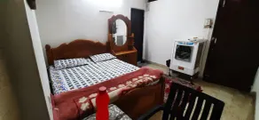 Private room with attached bathroom - Image 3