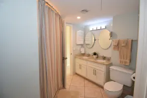 Étapes Condo côtier à la plage! 1 # JW Alternative, le plus grand et le plus beau 1BD - Image 2