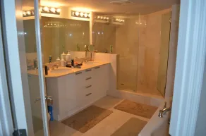 Erstaunliche Wohnung in der besten Gegend von Miami, La Perla Unit 3703 STR # 00954 - Image 3