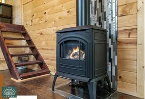 Blue Tiny Home.Hottub. Fireplace.NearStCroixStatePk - Image 2