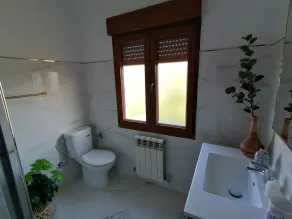 Apartment in a rural house with a large garden 5 minutes from the beach - Image 3