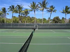 Delux, spacious, clean condo with AC, WIFI, pool, golf course, near famous beach - Image 3