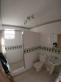 ATTRACTIVE self contained apartment in a 2 storey villa Spacious & well equipped - Image 2