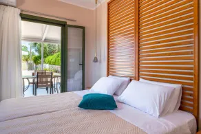 Arktos Sunset Villa - Image 2