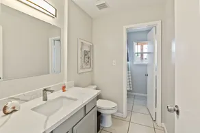 Grande maison (1 700 pieds carrés) qui accepte les animaux domestiques, à 2 minutes à pied du quartier privé de Palm Beach - Image 5