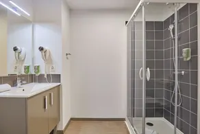Super endroit !! Studio Climatisé avec Wi-Fi GRATUIT - Image 2