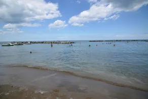 Soggiorno a bordo piscina a San Marino - Image 2