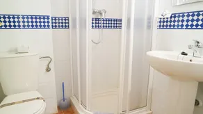 Family-friendly Stay by the Sea - Image 2