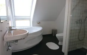 Dejlig bolig i Svaneke med køkken - Image 3
