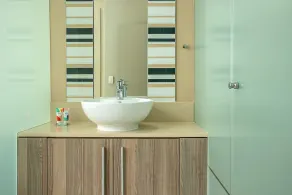 Comfortable and Stylish in Rosebank - Image 2